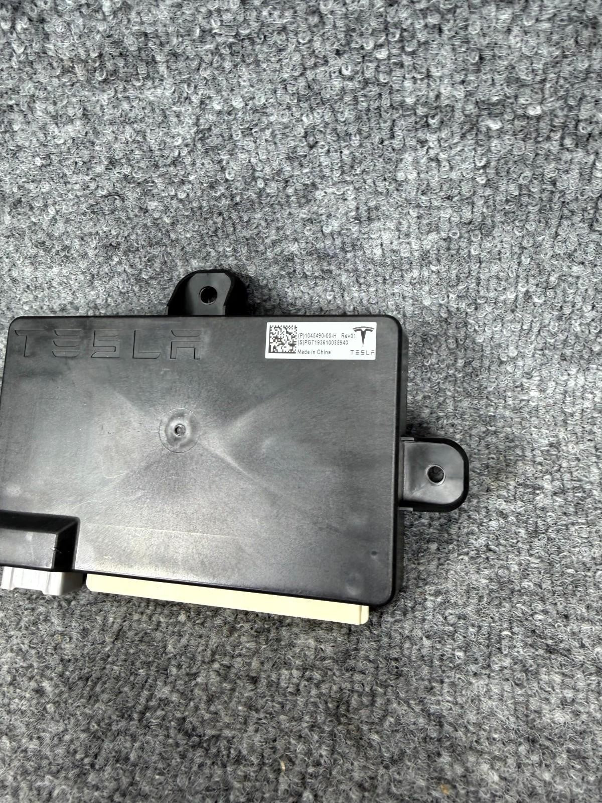 2016-2020 Tesla Model X Rear Left Falcon Door Control Module OEM, 1045490-00-H