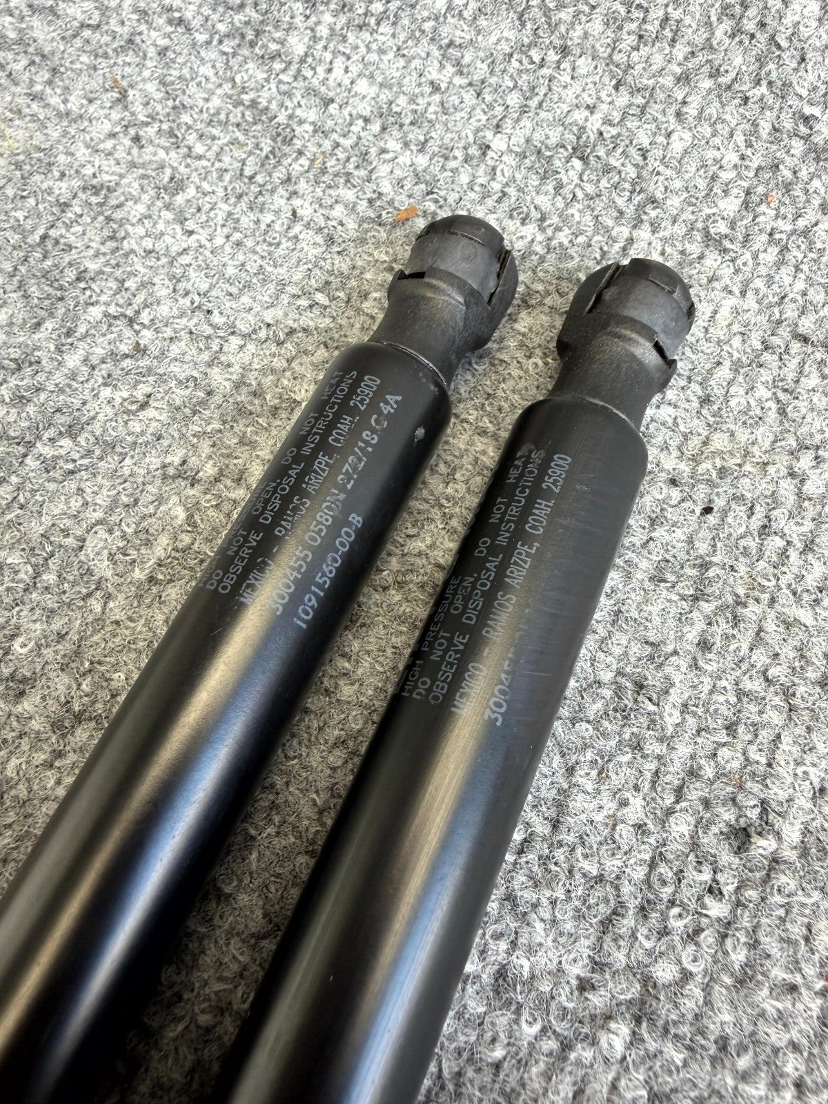 2017 – 2023 TESLA MODEL 3 REAR LEFT & RIGHT TRUNK SHOCK STRUT OEM, 1091560-00-B