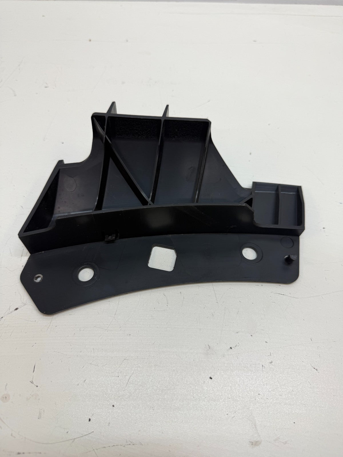 2017-2023 TESLA MODEL 3 FRONT RIGHT UPPER BUMPER BRACKET 1084170-00-B