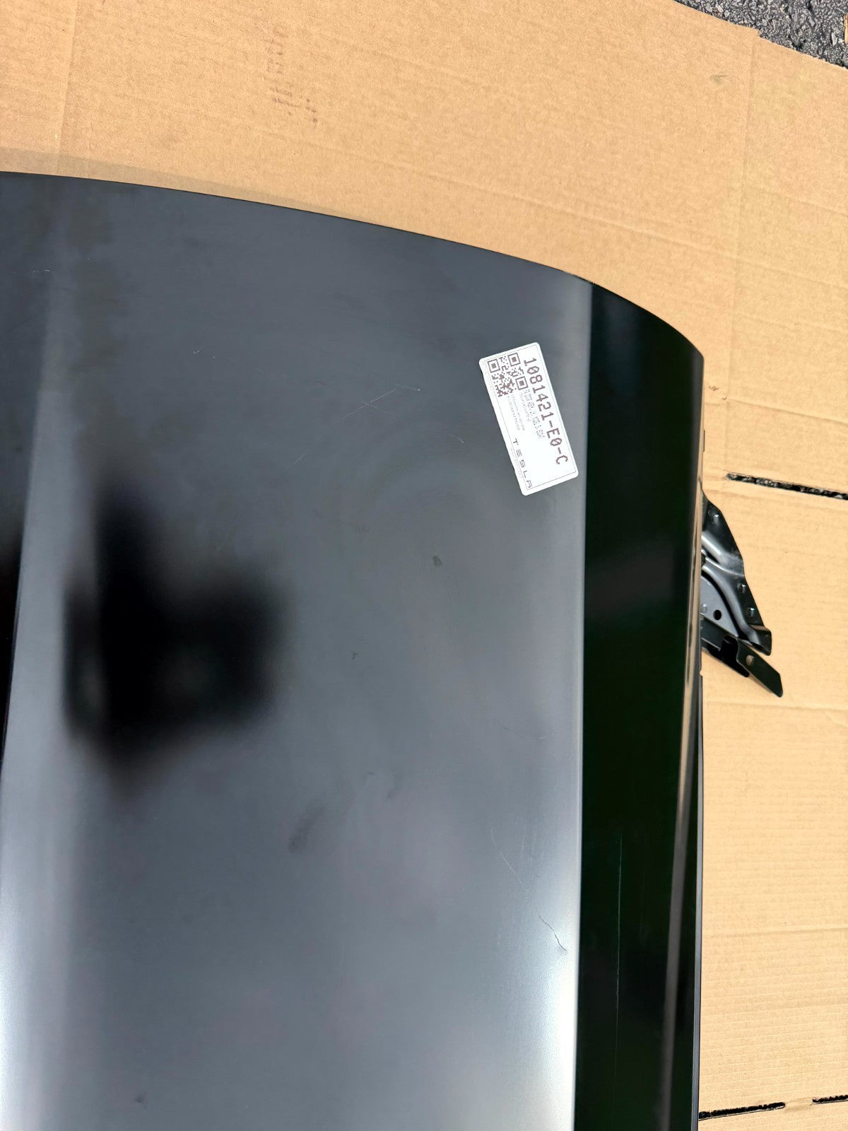 2017 - 2023 TESLA MODEL 3 FRONT LEFT DRIVER SIDE DOOR SHELL OEM, 1081421-E0-C