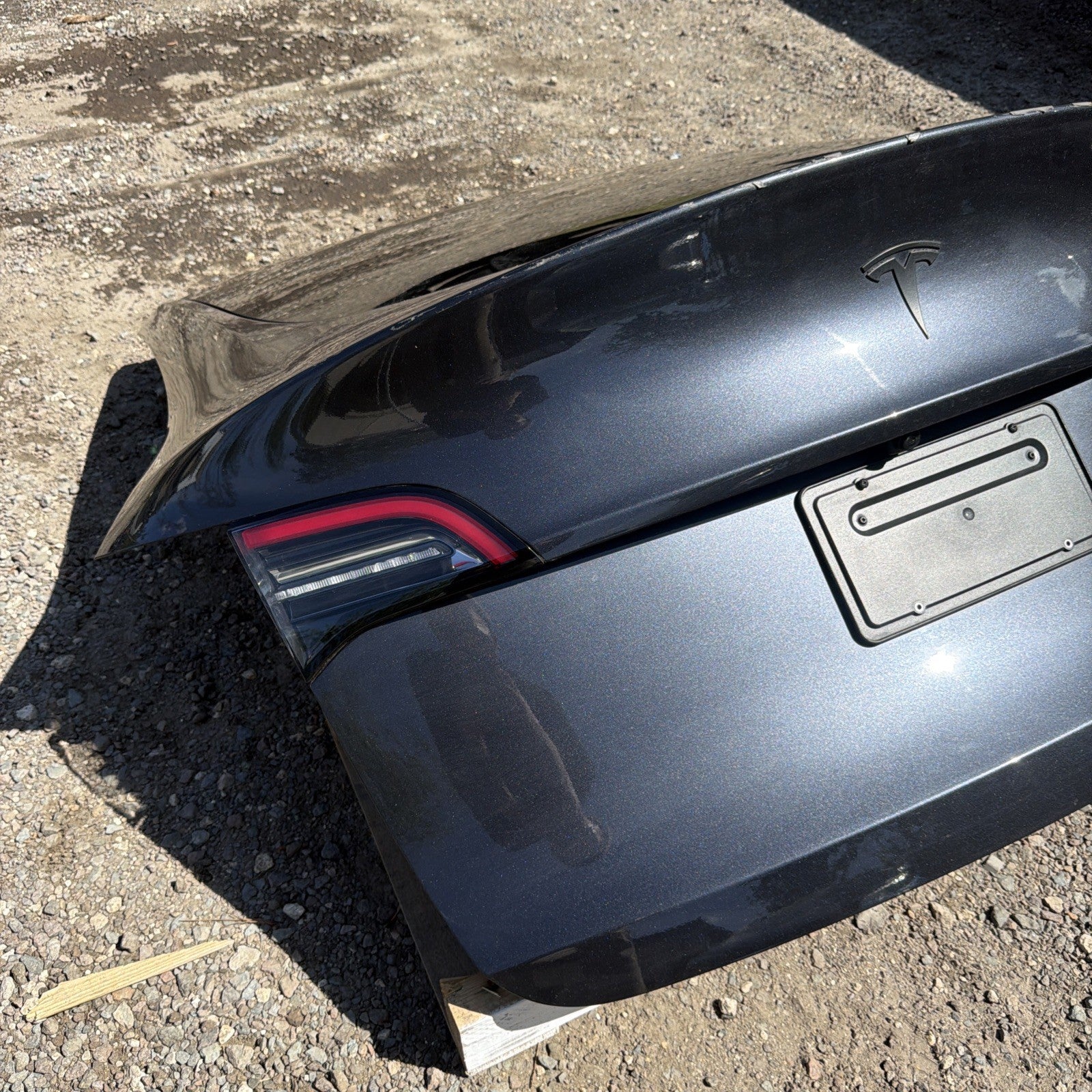 Tesla Model Y 2020-2024 OEM Rear trunk lid liftgate 1493410-E0-A