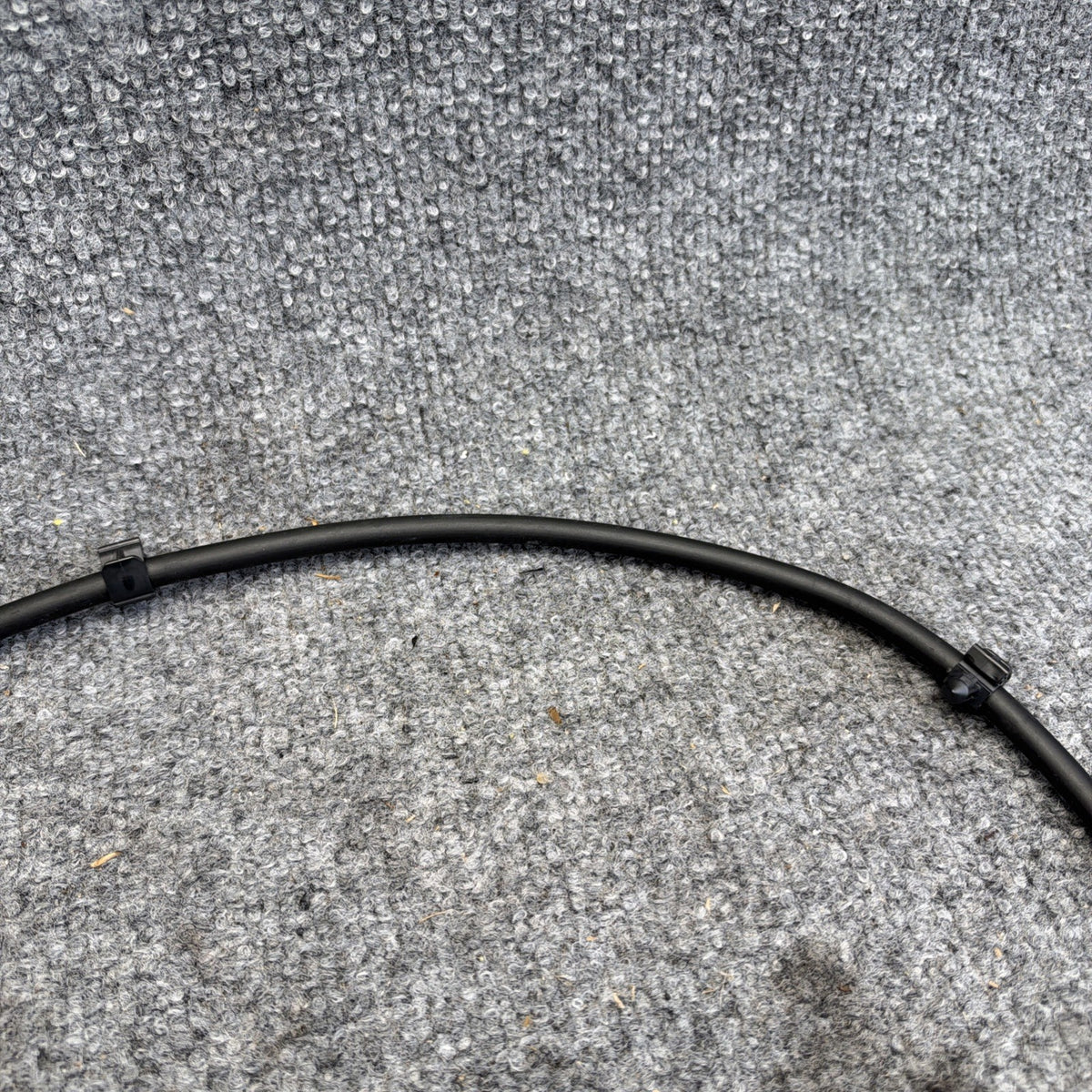 26-27 Tesla Model Y Performance Front Camera Washer Hose Assembly 1963533-00-C