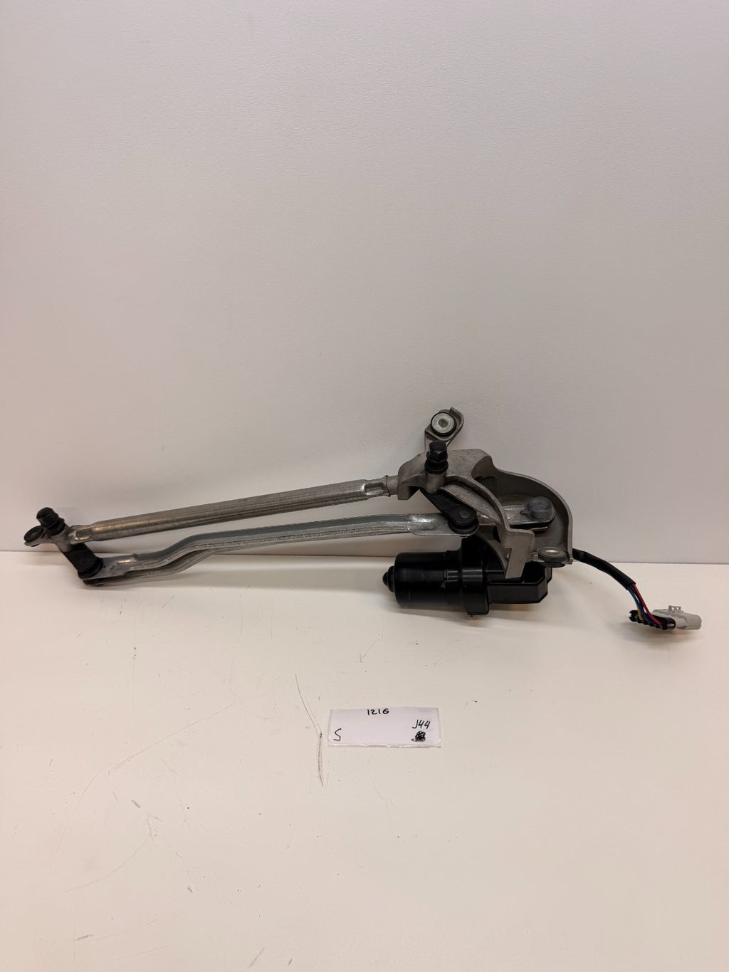 2012-20 TESLA MODEL S WINDSHIELD WIPER TRANSMISSION LINKAGE & MOTOR 6005946-99-F