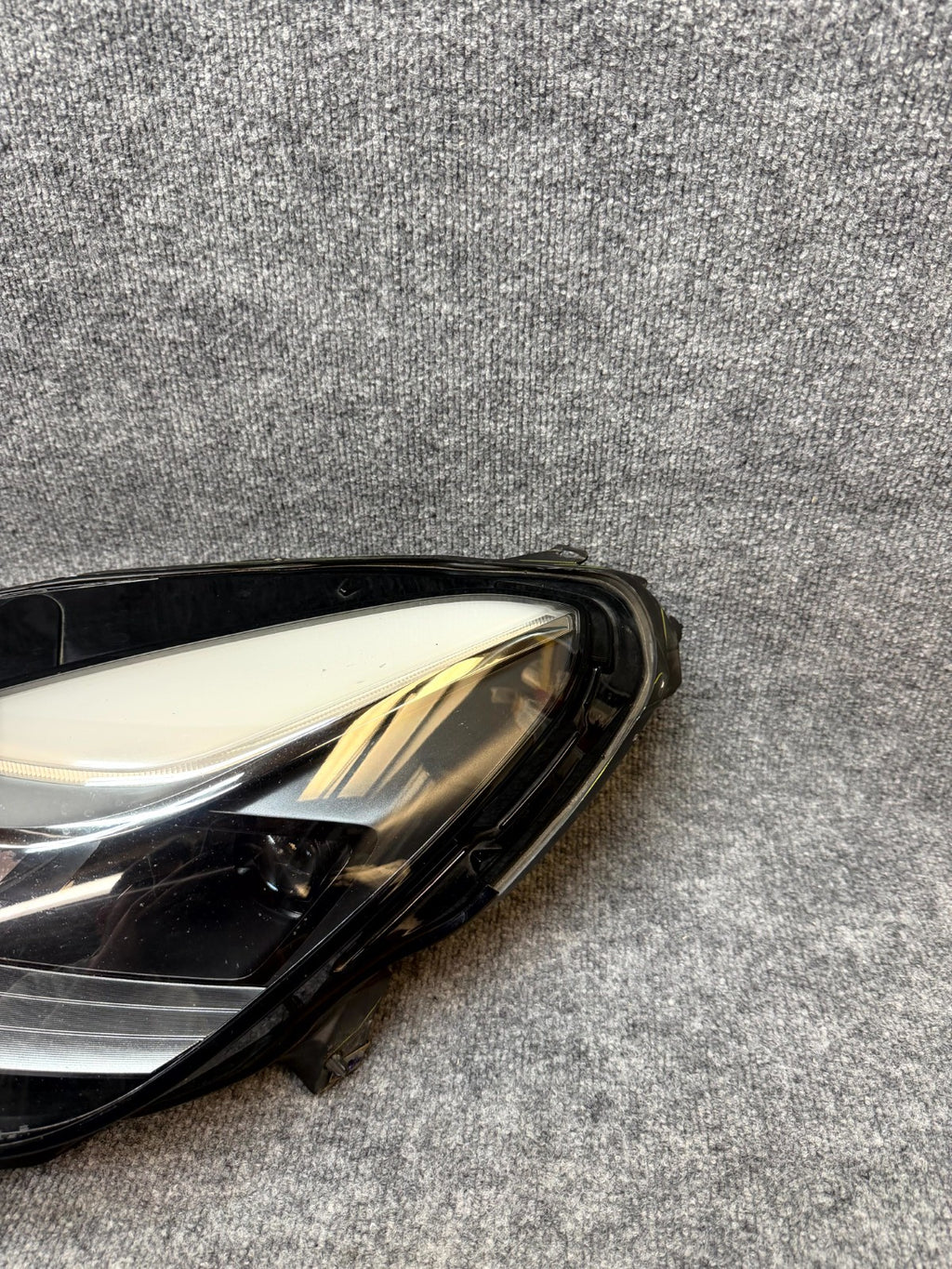 2020-2024 TESLA MODEL Y LEFT HEADLIGHT PROJECTOR MATRIX 2ND GEN OEM, 151495200C
