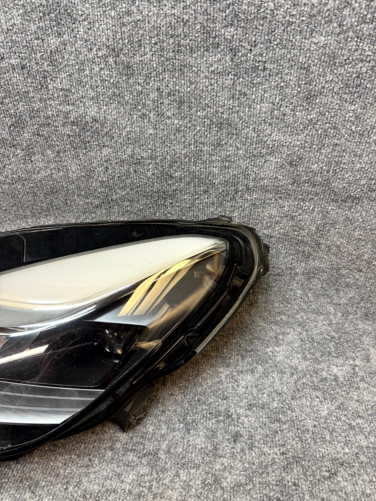 2020-2024 TESLA MODEL Y LEFT HEADLIGHT PROJECTOR MATRIX 2ND GEN OEM, 151495200C