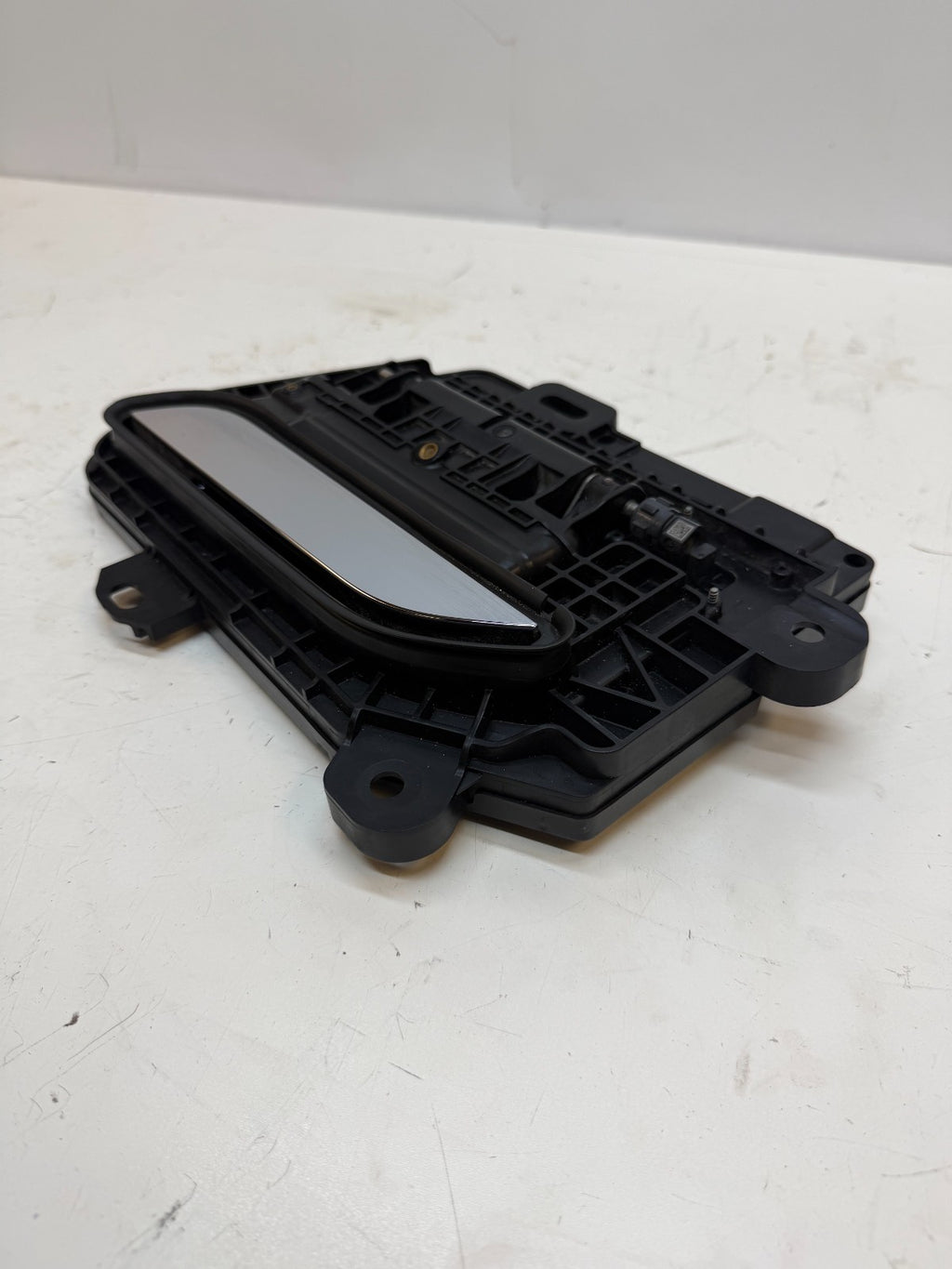 2016-2020 Tesla Model S Rear Left Driver Side Exterior Door Handle 1100299-00-A