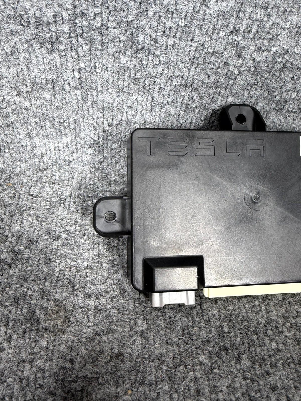 2016-2020 Tesla Model X Rear Left Falcon Door Control Module OEM, 1045490-00-H