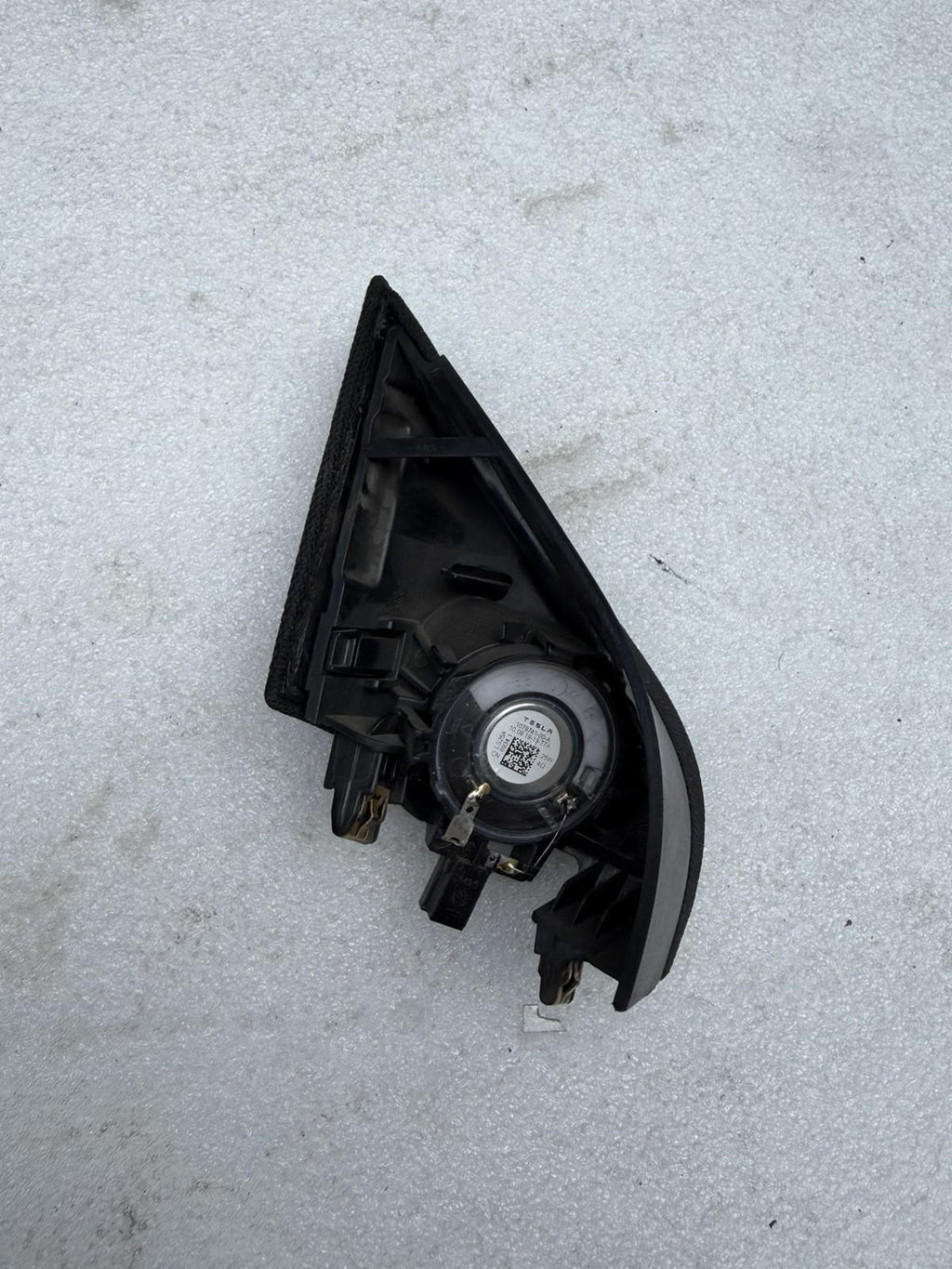 ♦️17-23 TESLA MODEL 3 FRONT RIGHT AUDIO TWEETER SPEAKER COVER OEM, 1095686-00-F