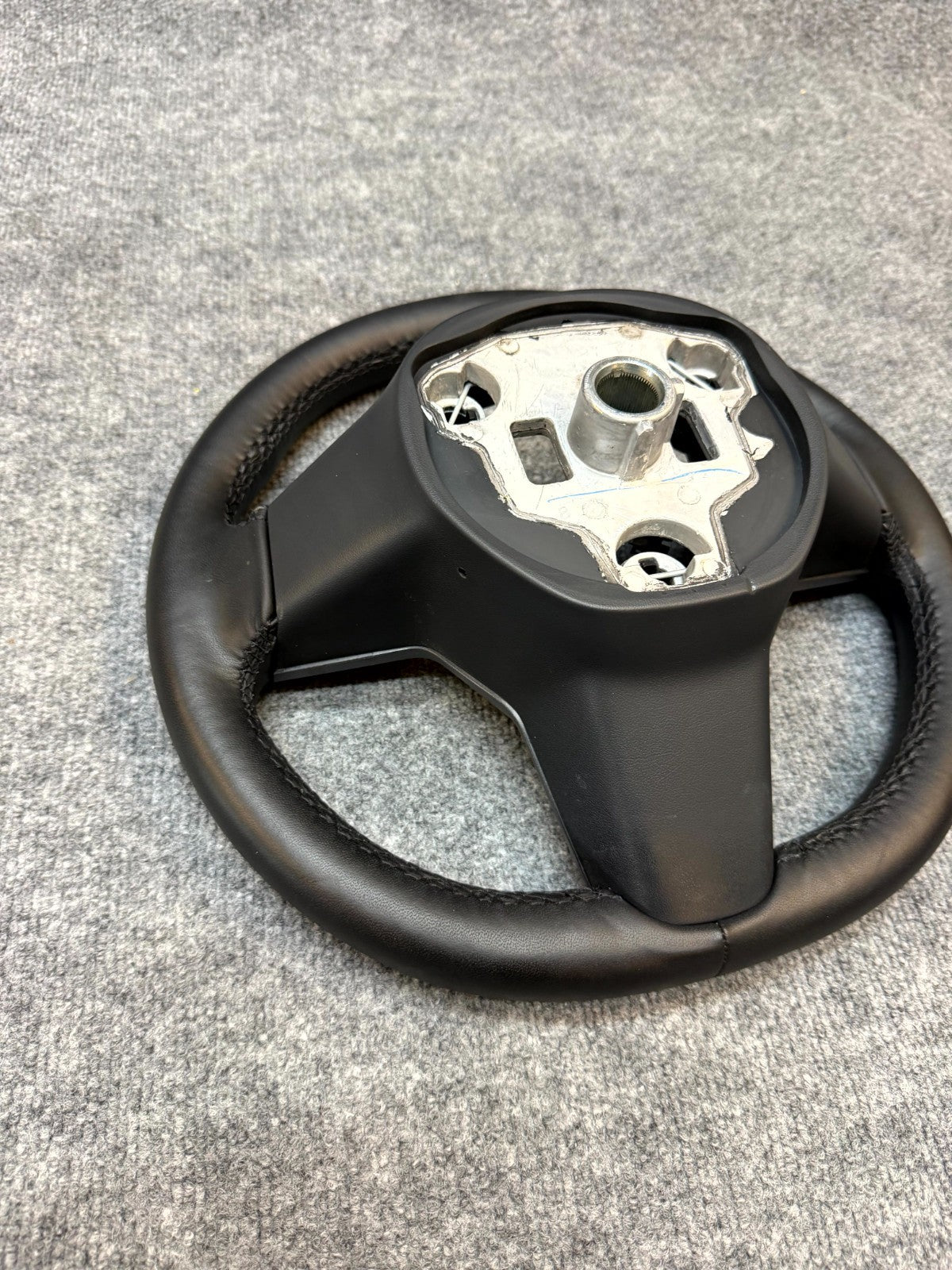 2020 - 2024 TESLA MODEL Y HEATED LEATHER STEERING WHEEL BLACK OEM, 1490214-00-B