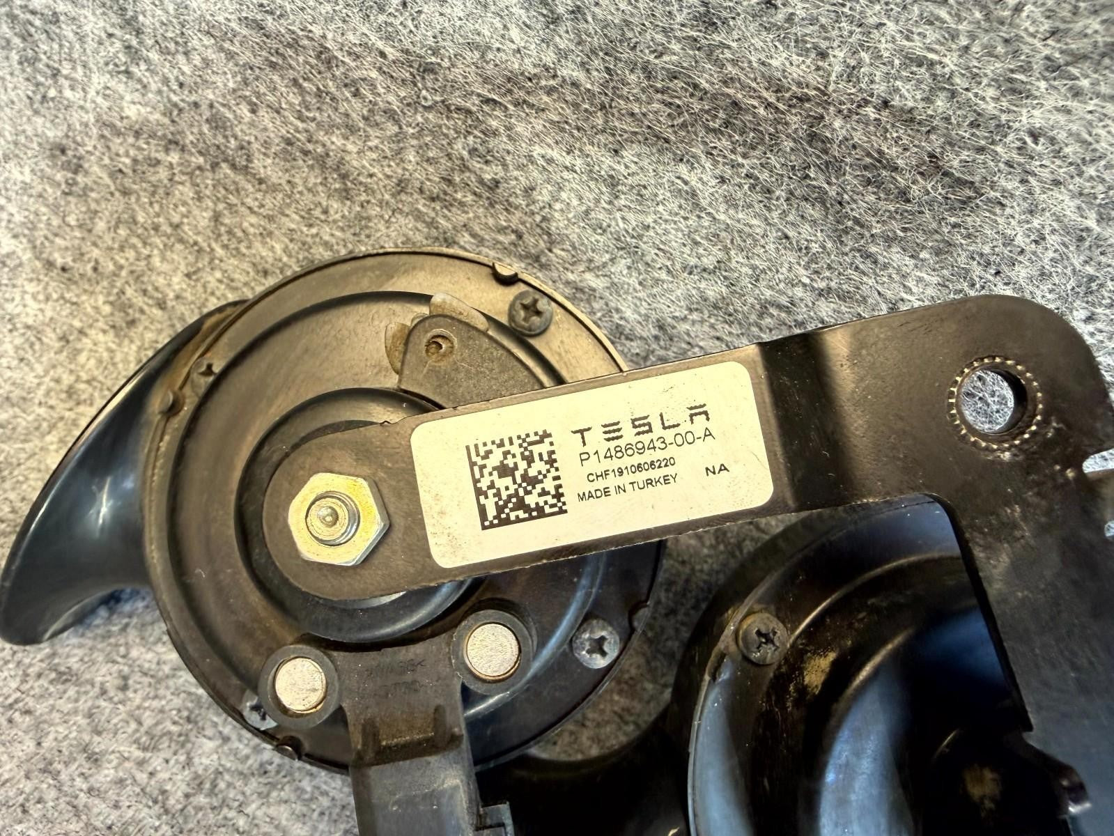 ♦️2012-2020 TESLA MODEL S HIGH & LOW PITCH NOTE TONE HORN SIGNAL OEM, 0020046