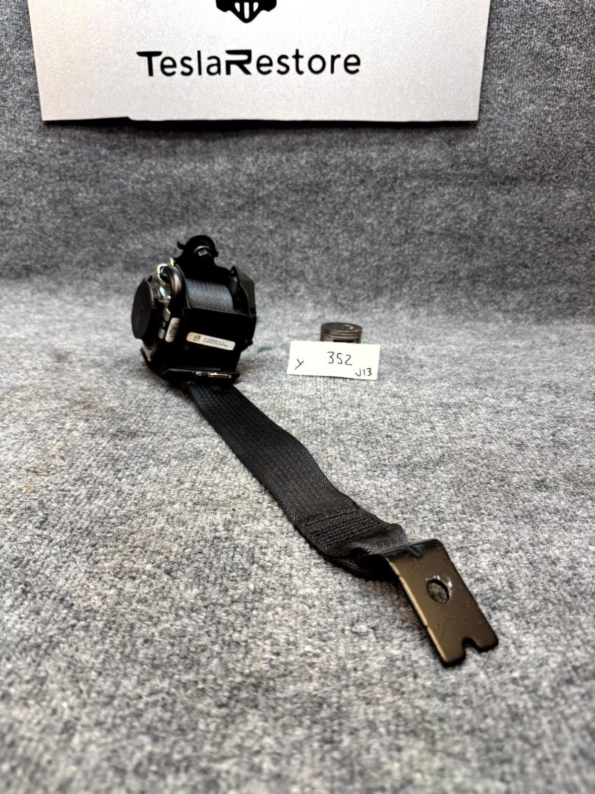 2020 - 2024 TESLA MODEL Y REAR RIGHT / LEFT SIDE SEAT BELT OEM, 1616500-01-C