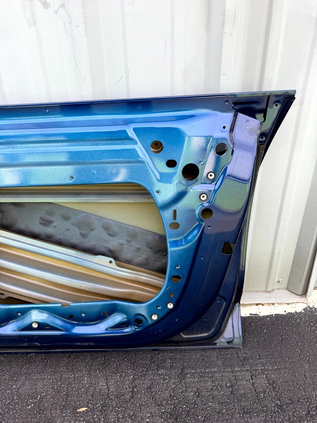 ♦️17–23 TESLA MODEL 3 FRONT RIGHT PASSENGER SIDE DOOR SHELL OEM, 1081420-E0-C
