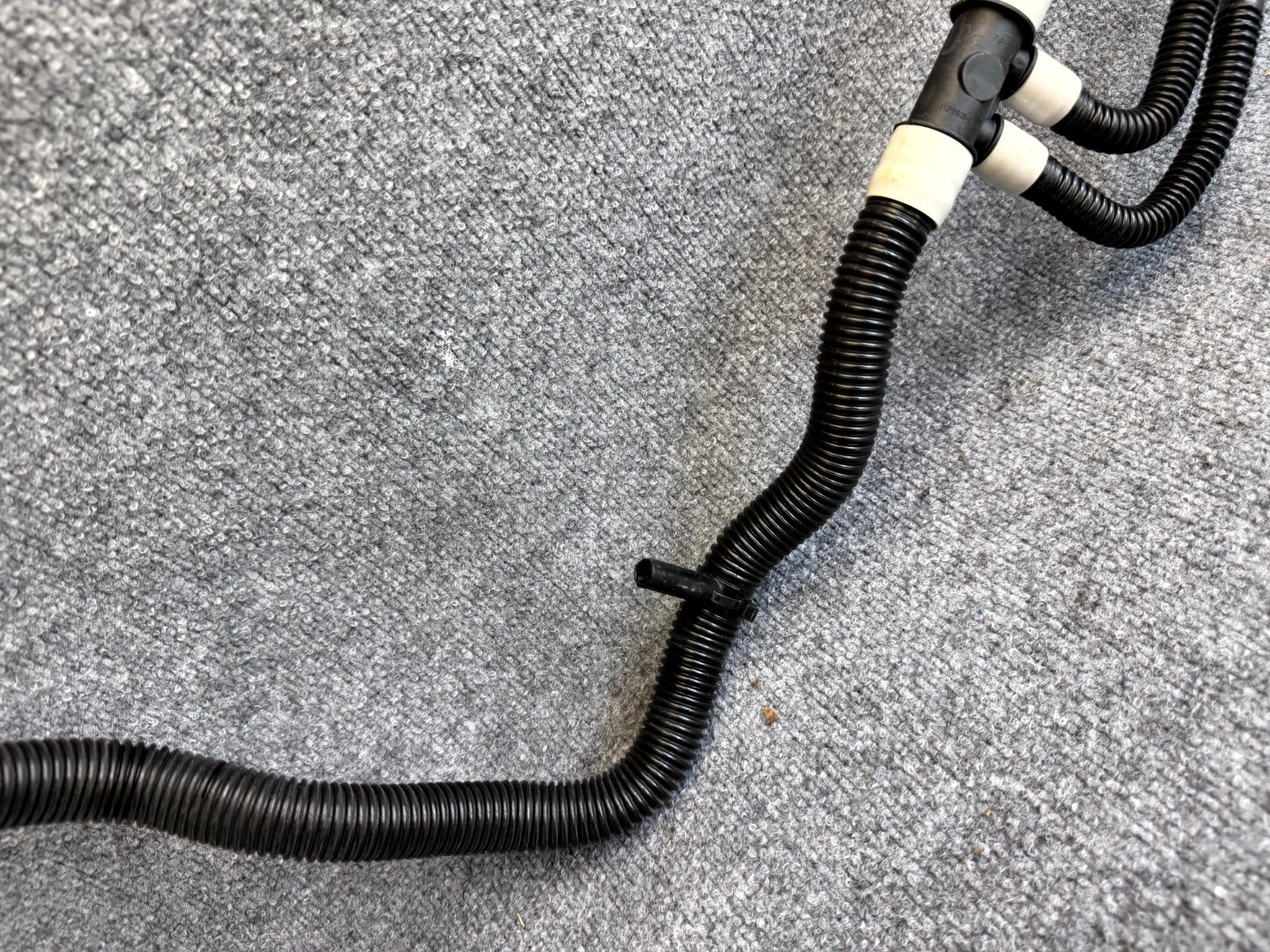 17 - 23 TESLA MODEL 3 CHILLER TO BATTERY COOLING HOSE TUBE PIPE OEM 1521493-00-C