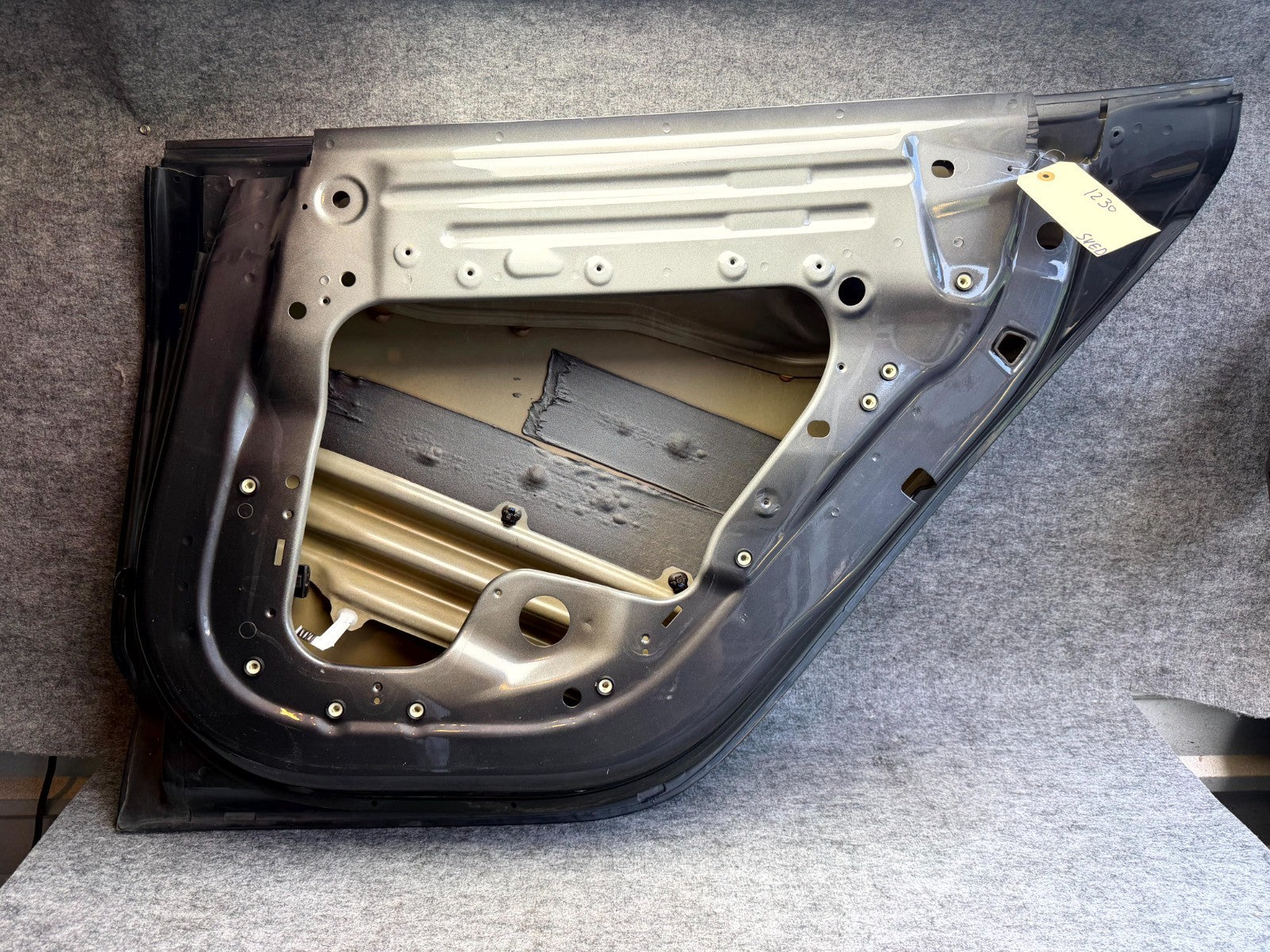 ♦️2017–2023 TESLA MODEL 3 REAR RIGHT/PASSENGER SIDE DOOR PANEL OEM, 1081440-E0-C