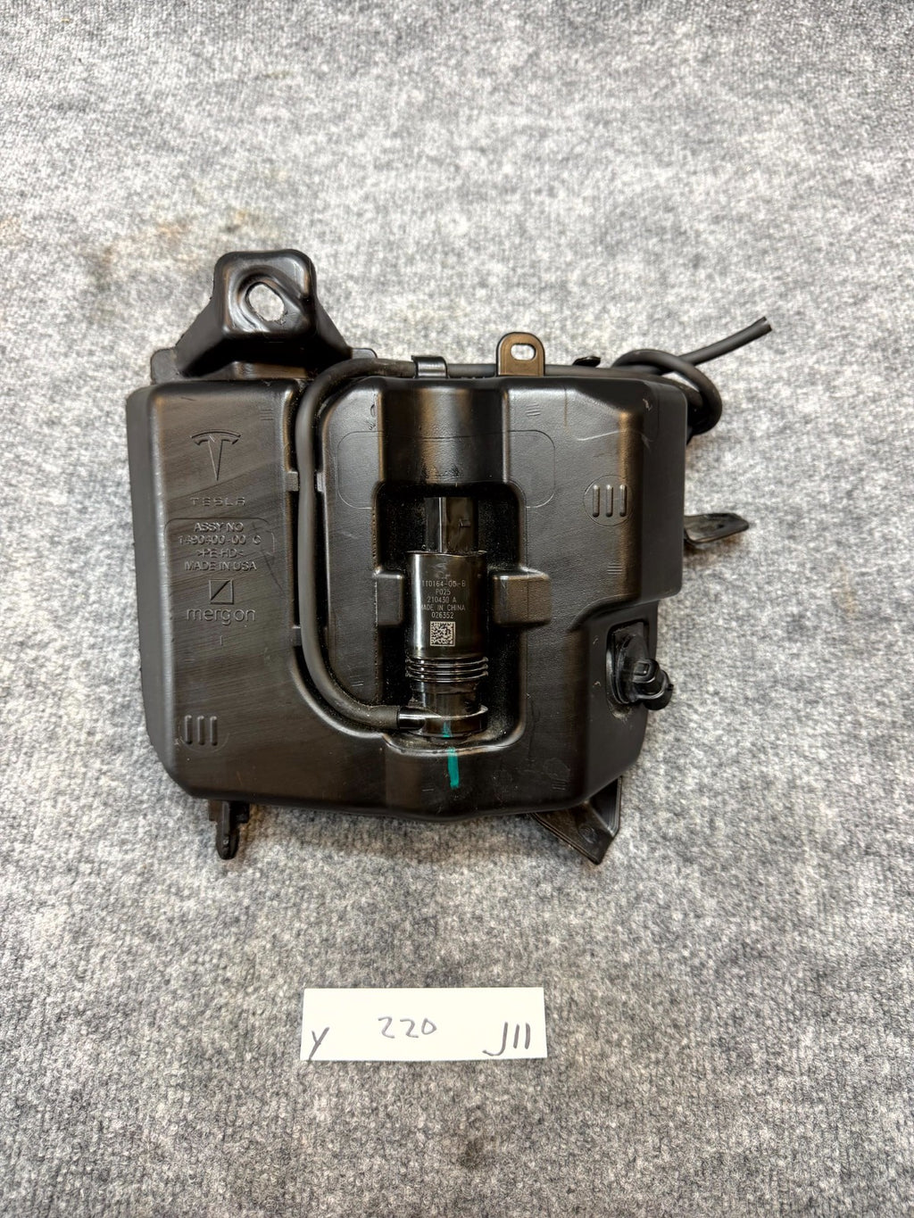 2020-2024 TESLA MODEL Y WINDSHIELD WASHER FLUID RESERVOIR TANK OEM, 1490400-00-C