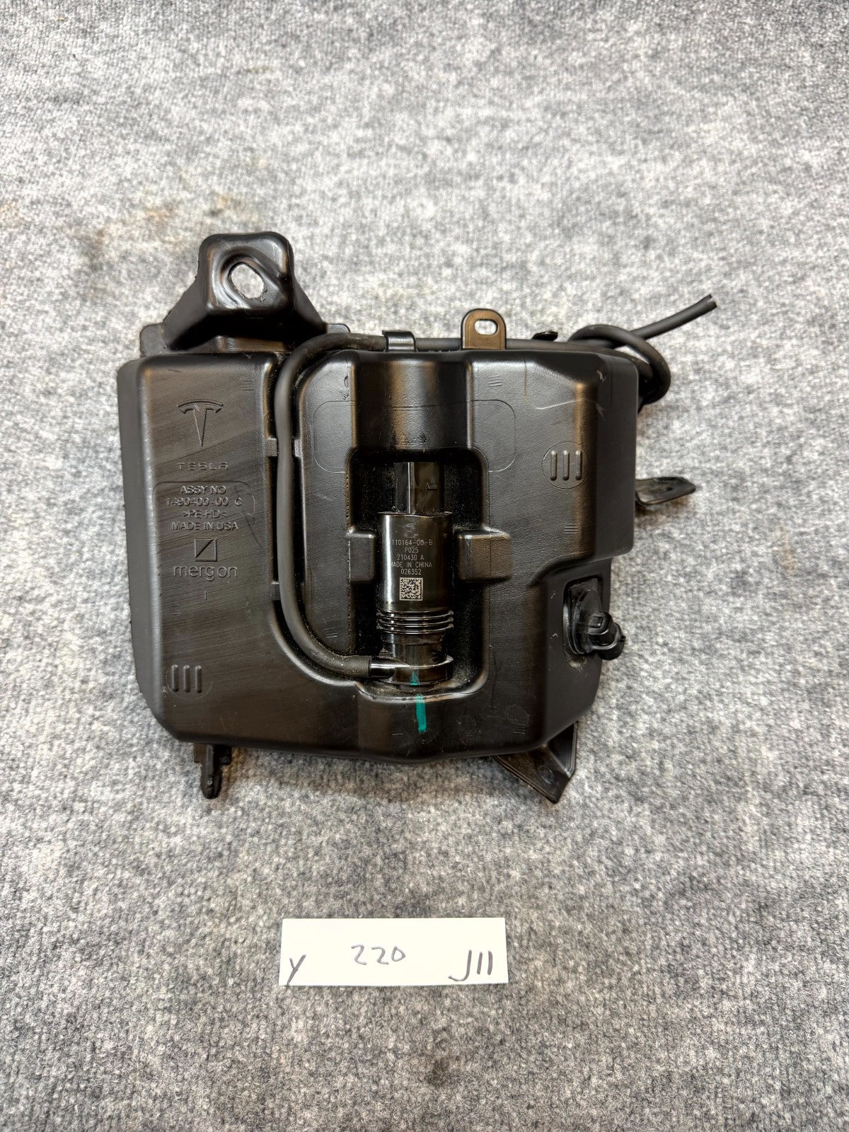 2020-2024 TESLA MODEL Y WINDSHIELD WASHER FLUID RESERVOIR TANK OEM, 1490400-00-C