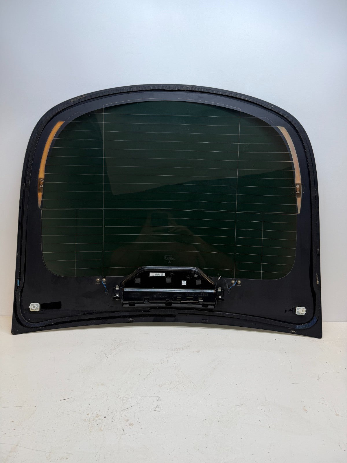 2020-2024 Tesla Model Y Rear Trunk Lid Windshield Glass 43R-004597