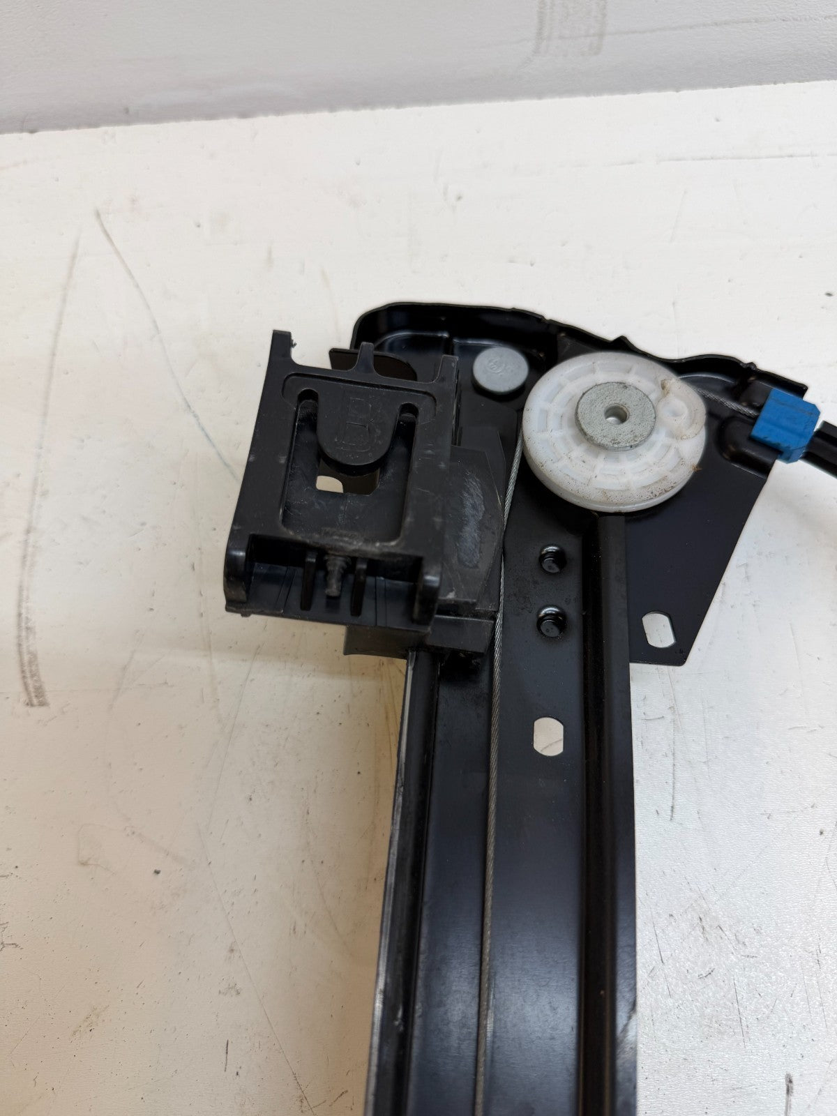 12-20 Tesla Model S Front Left Side Power Window Regulator & Motor 6006551-00-G