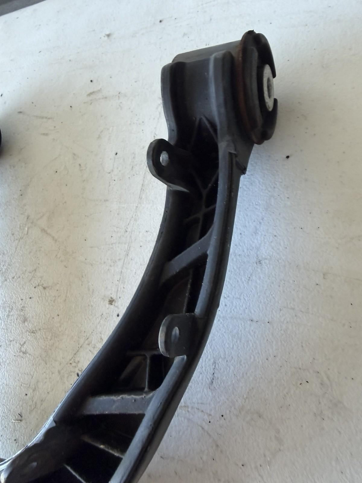 ♦️2017 - 2023 TESLA MODEL 3 FRONT LEFT SIDE UPPER CONTROL ARM OEM, 1044321-00-H