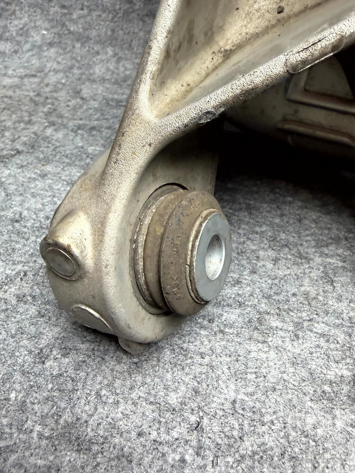 ♦️17–23 TESLA MODEL 3 REAR LEFT OR RIGHT WHEEL BEARING AND HUB OEM, 1044123-00-A