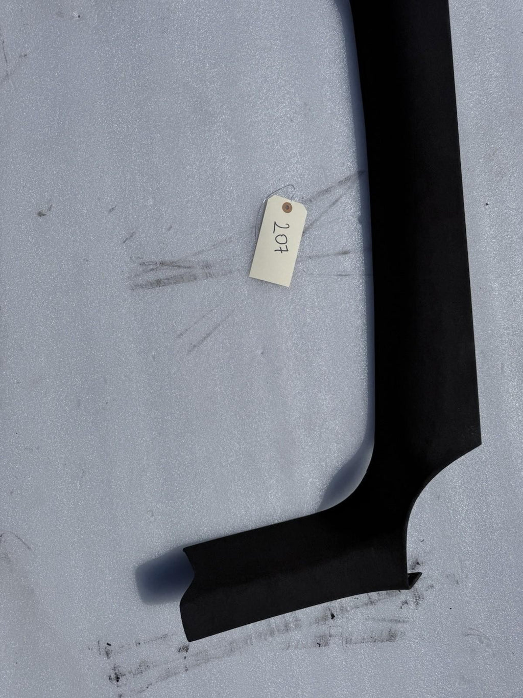 ♦️2016-2020 TESLA MODEL X REAR RIGHT FALCON DOOR LOWER GARNISH OEM, 1052334-06-G