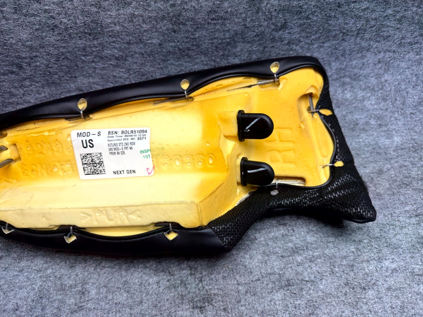 ♦️12-20 TESLA MODEL S RIGHT 2ND ROW SEAT BOLSTER CUSHION COVER OEM, 100597101A