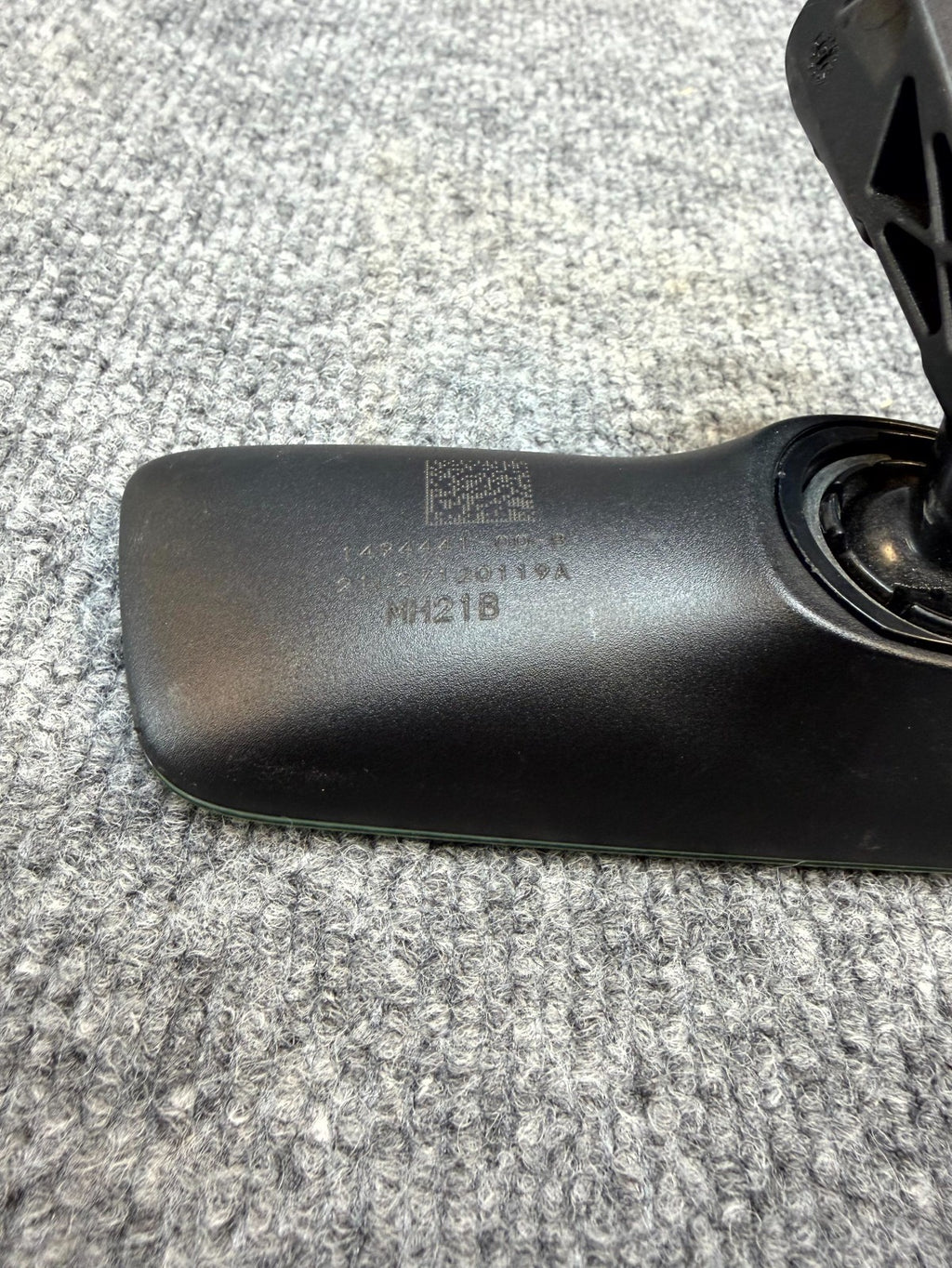 2020-2024 TESLA MODEL Y  WINDSHIELD INTERIOR REAR VIEW MIRROR OEM, 1494441-00-B