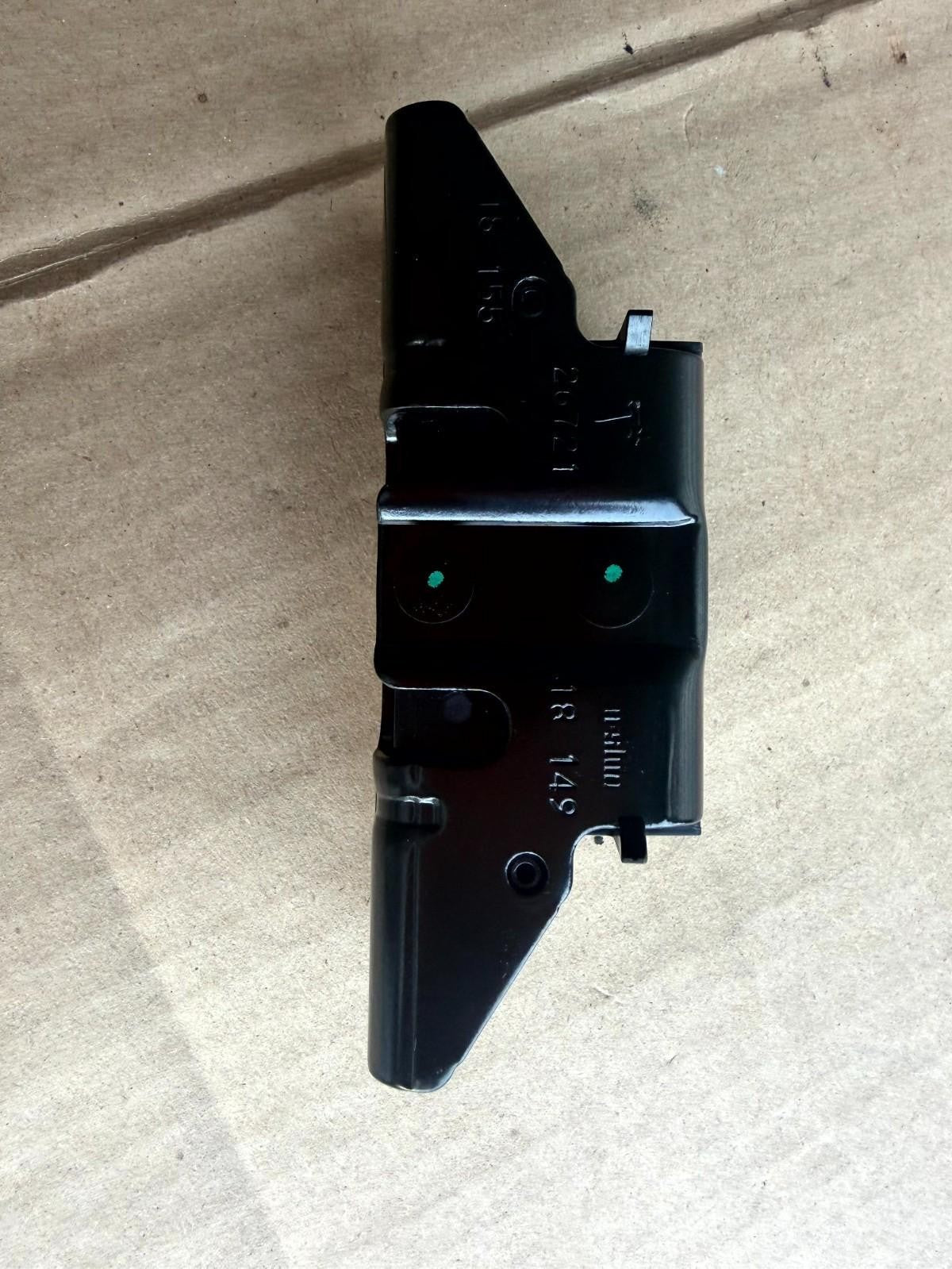♦️16-23 TESLA MODEL X REAR LH & RH FALCON DOOR LOCK STRIKER OEM, 1033836-00-H