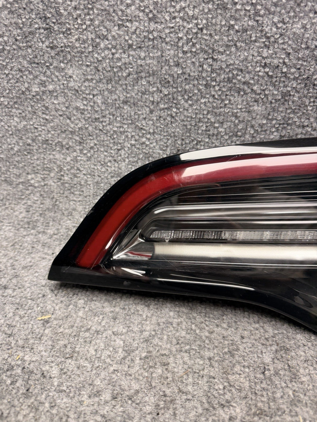 2017-2020 Tesla Model 3 Right RH Inner Tail Light 3 Pin 1077402-00-G OEM