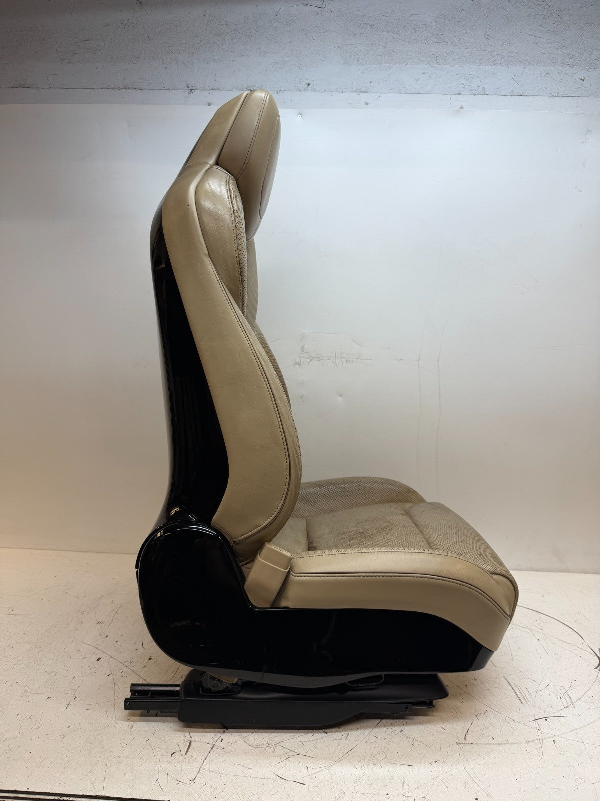 2016-2020 TESLA MODEL X FRONT RIGHT PASSENGER SIDE SEAT LEATHER
