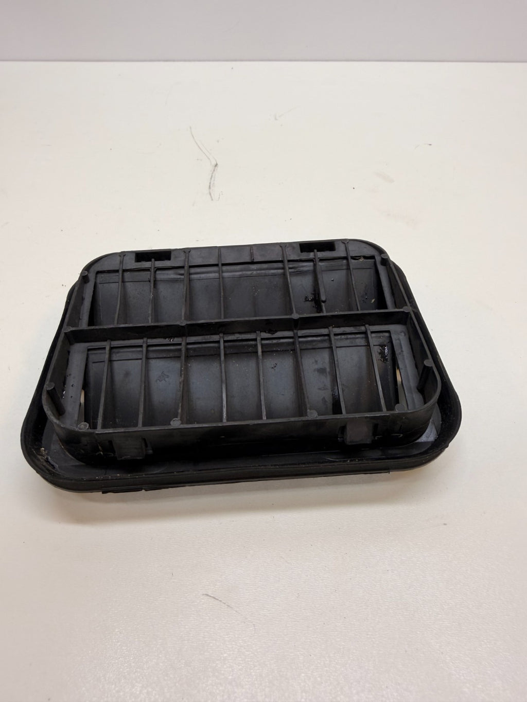 2012-20 TESLA MODEL S RH / LH Rear Body Ventilation Grille 2F2A-B280B62-AB