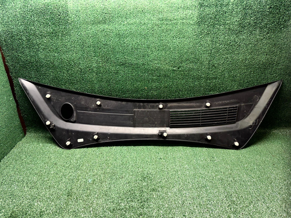 ♦️17 – 23 TESLA MODEL 3 FRONT WINDSHIELD WIPER COWL VENT PANEL OEM, 1081675-00-E