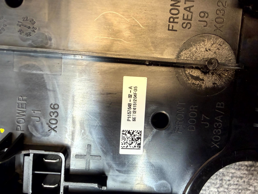 2020-2024 TESLA MODEL Y LEFT BODY CONTROLLER COMPUTER UNIT OEM, 1657648-02-A
