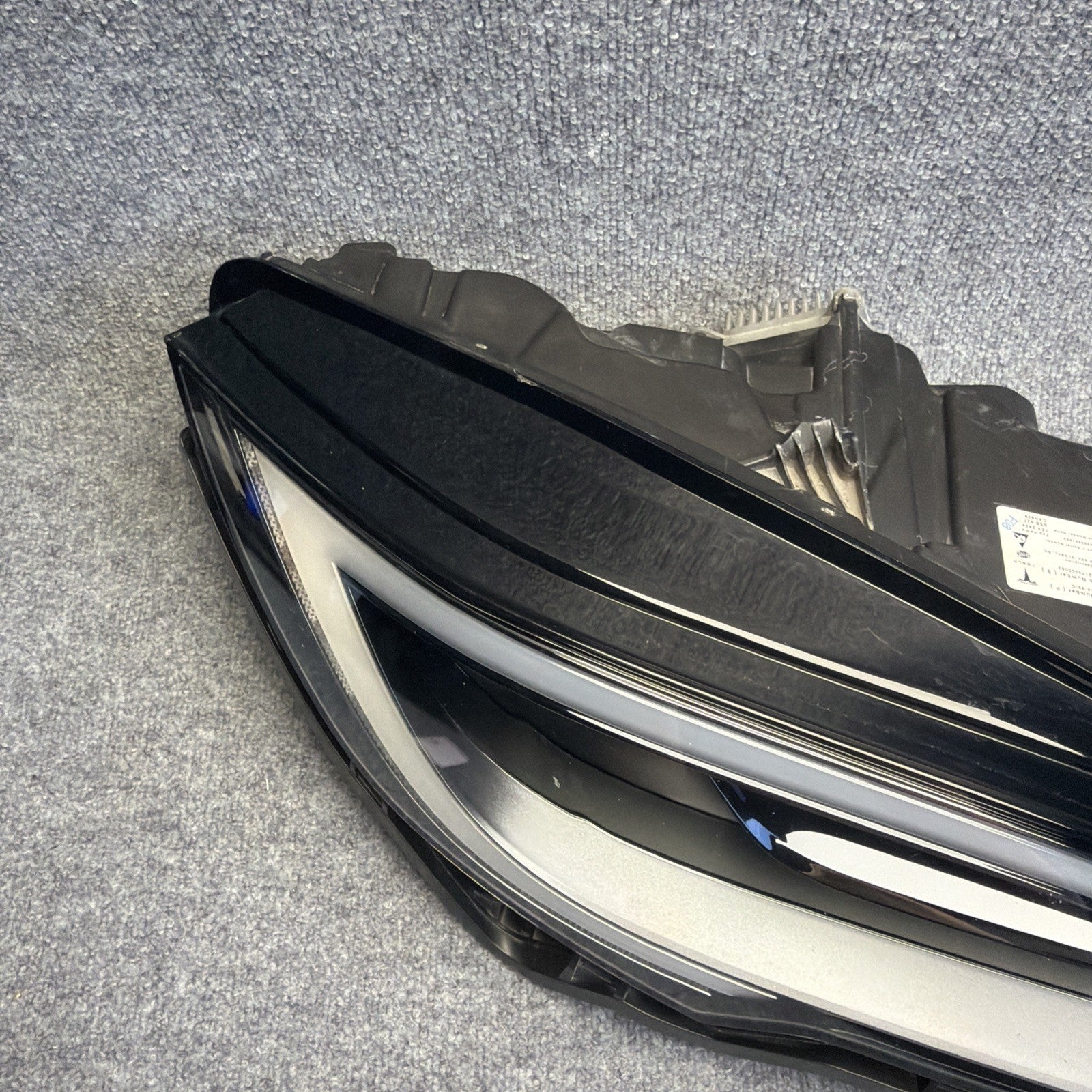 2021-2023 Tesla Model S Plaid Right Passenger Headlight OEM 1563714-95-C