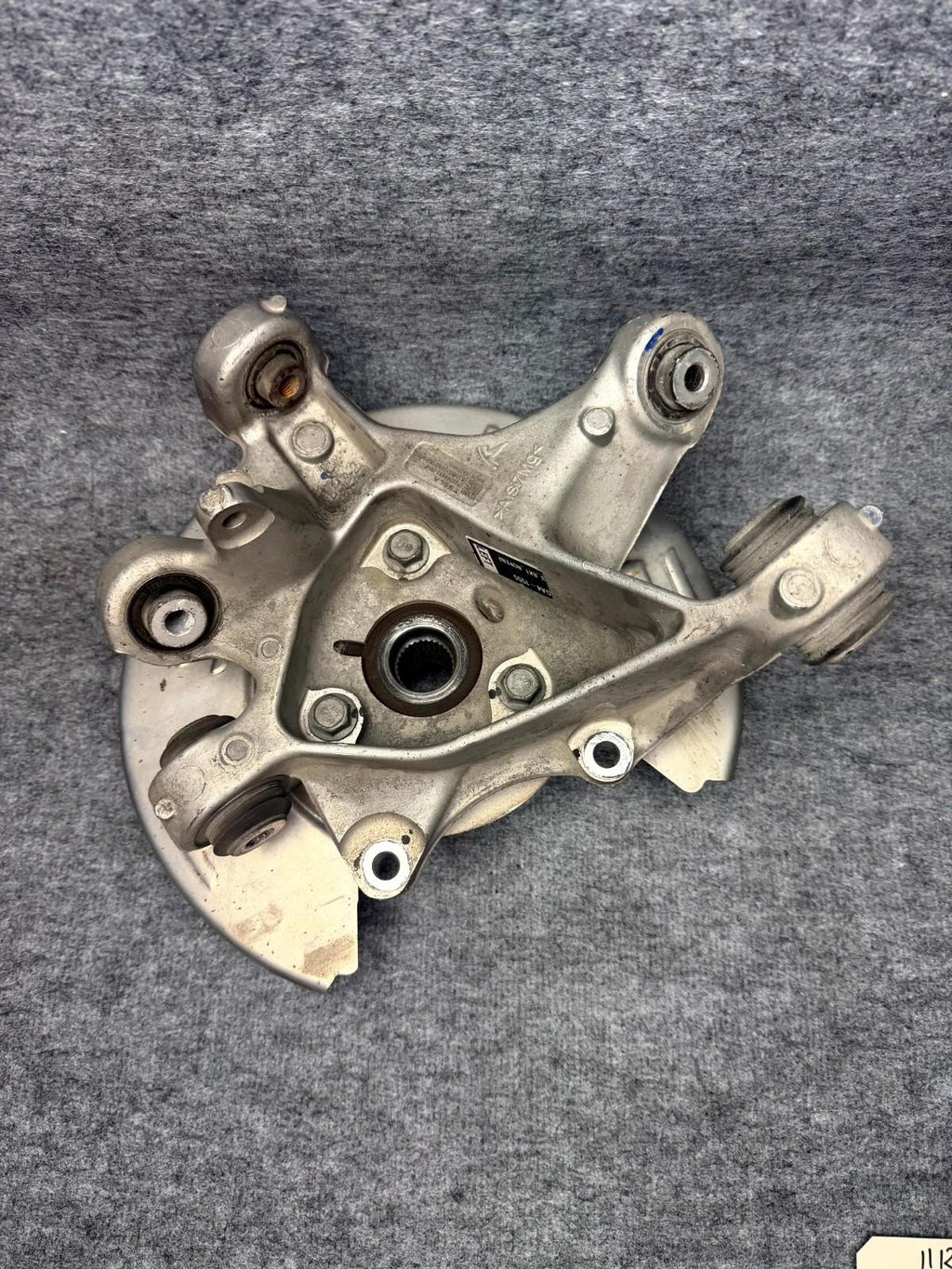 ♦️2017 - 2023 TESLA MODEL 3 REAR LEFT SIDE SPINDLE KNUCKLE HUB OEM, 1044123-00-A