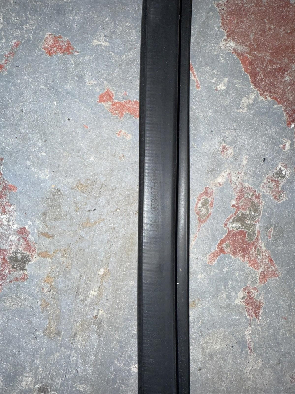 ♦️12-20 TESLA MODEL S REAR RIGHT PASSENGER SIDE DOOR TRIM SEAL OEM, 1038407-00-A