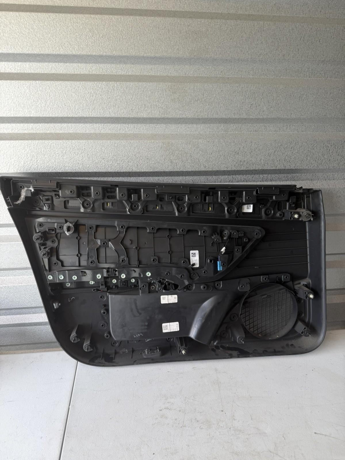 ♦️2017-2023 TESLA MODEL 3 FRONT RIGHT SIDE DOOR PANEL TRIM CARD OEM,1085943-00-D