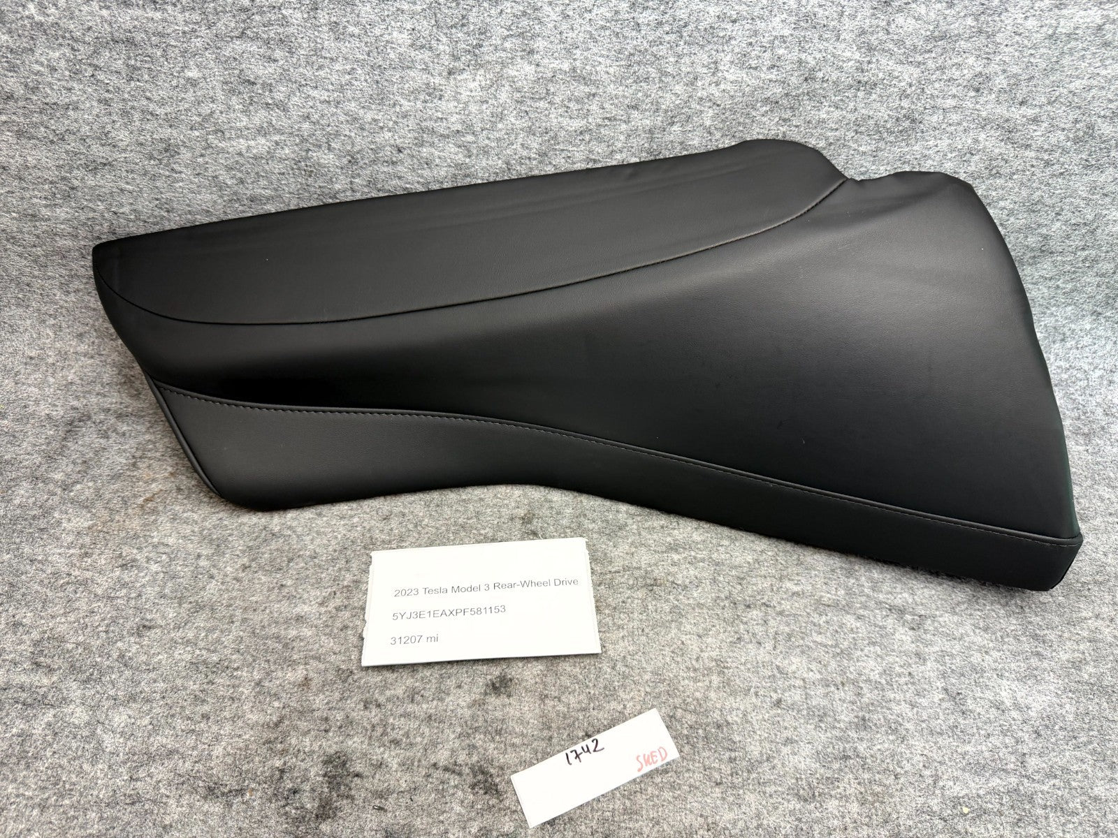 ♦️2017-2023 TESLA MODEL 3 REAR RIGHT SEAT BOLSTER TRIM CUSHION OEM, 1096031-01-J