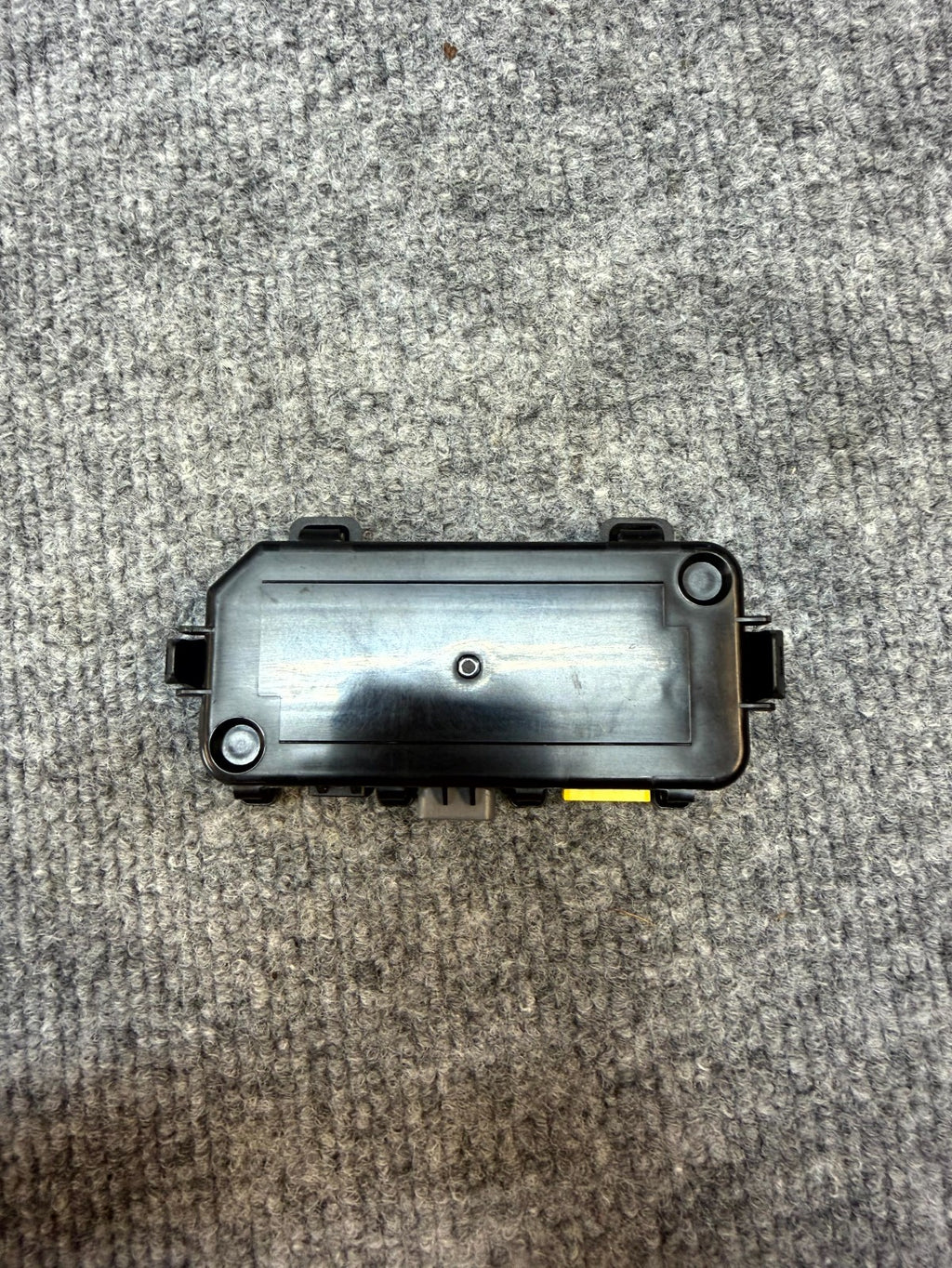 2020-2024 TESLA MODEL Y FRONT RIGHT SEAT COMPUTER CONTROL MODULE OEM, 109851570G