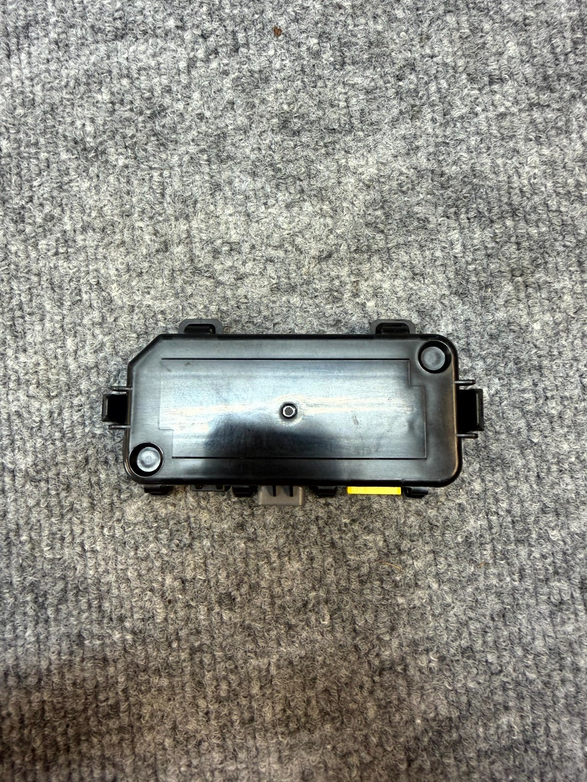 2020-2024 TESLA MODEL Y FRONT RIGHT SEAT COMPUTER CONTROL MODULE OEM, 109851570G
