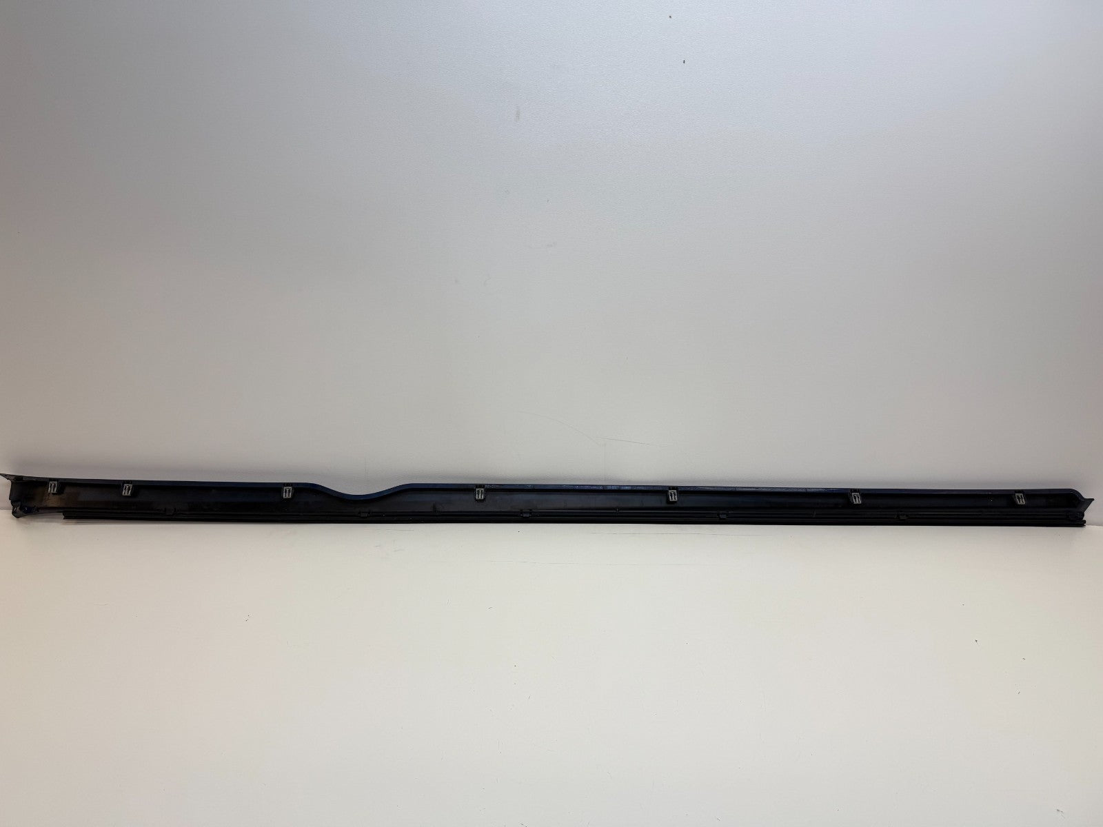 2012-25 Model S Passenger Rocker Skirt Molding Scuff Panel Right RH 1012217-00-F