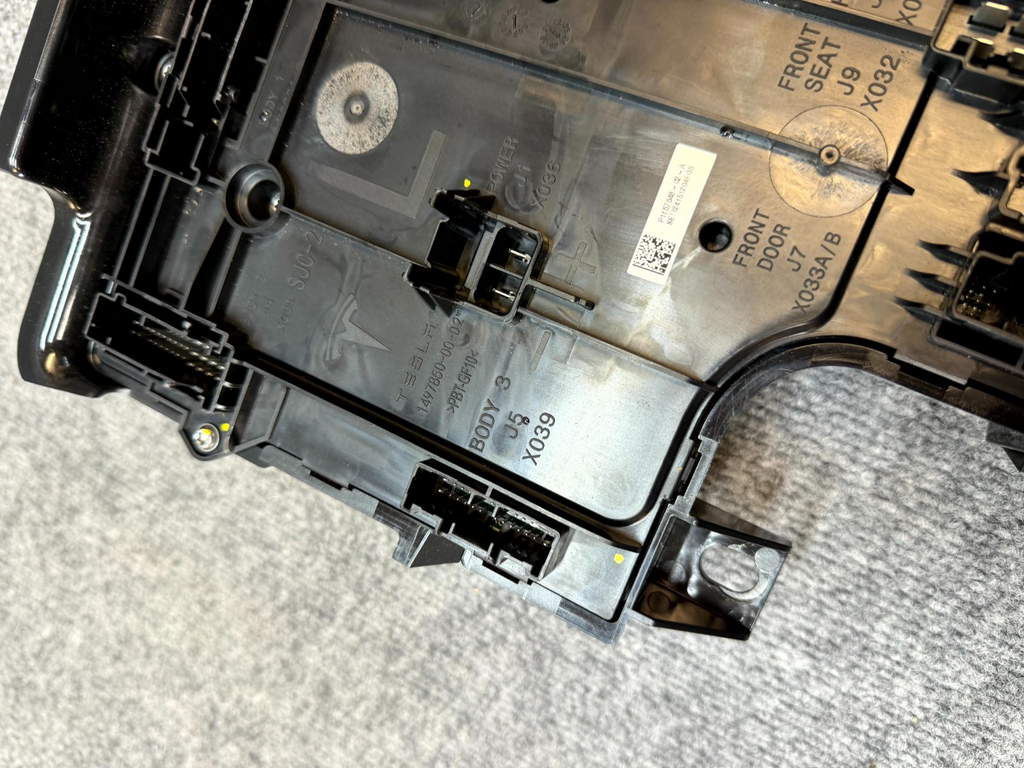 2020-2024 TESLA MODEL Y LEFT BODY CONTROLLER COMPUTER UNIT OEM, 1657648-02-A