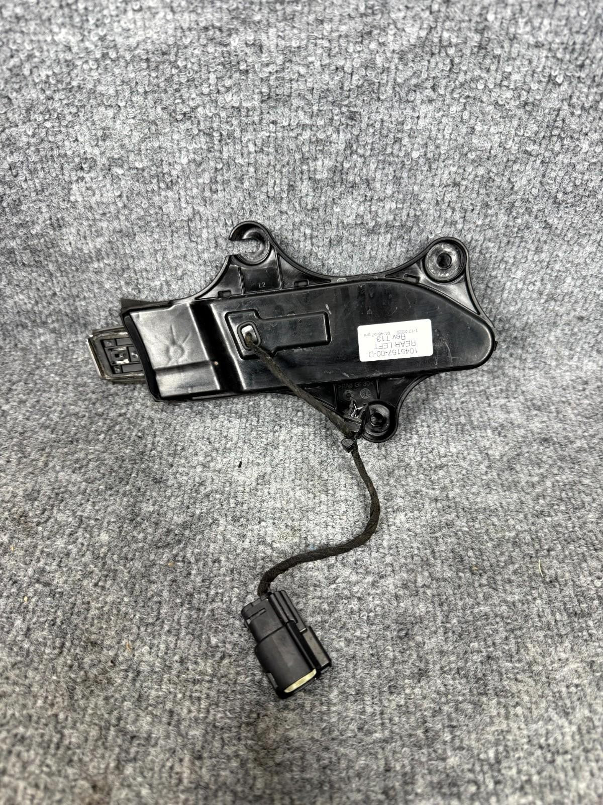 2016-2020 Tesla Model X Rear Left Side Exterior Door Handle OEM, 1045157-00-D