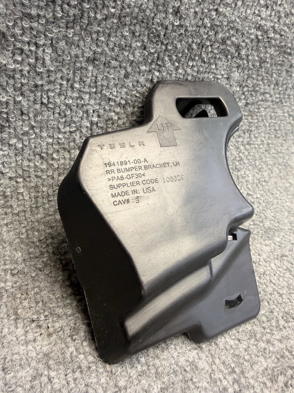💢2024-2025 Tesla Model 3 Rear Left Driver Side Bumper Bracket OEM