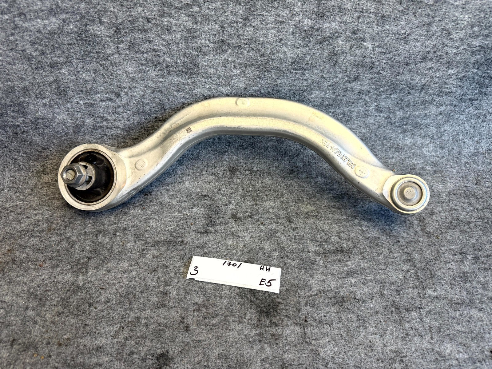 ♦️17-23 TESLA MODEL 3 FRONT RIGHT SIDE LOWER CONTROL ARM OEM, 044341-00-D