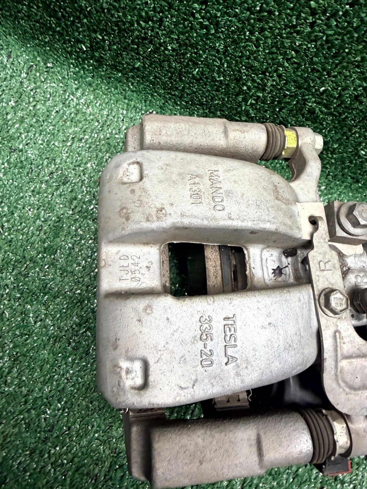♦️20–23 TESLA MODEL 3/Y RIGHT SIDE BRAKE CALIPER W/ BRAKE HOSE OEM,1044623-00-J