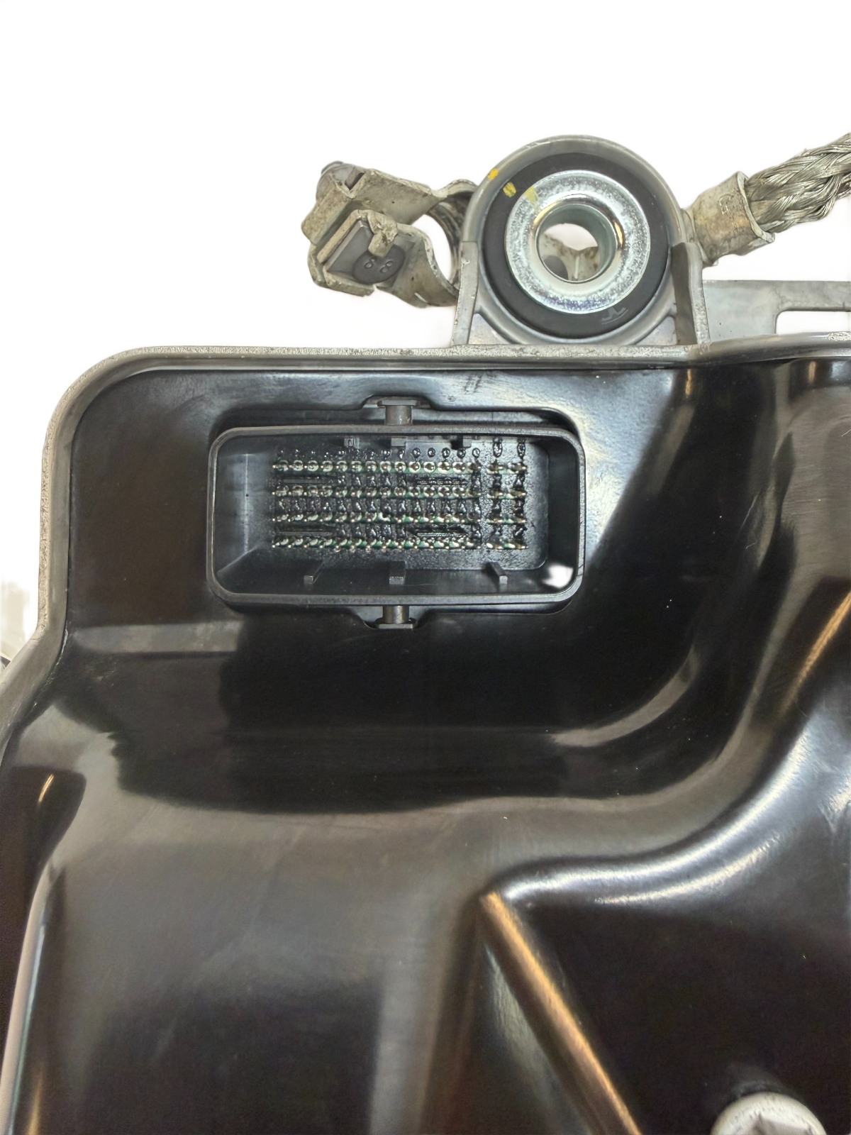 2017-23 Tesla Model 3 Front Body Comfort Control Module Shield Unit 1569303-00-A