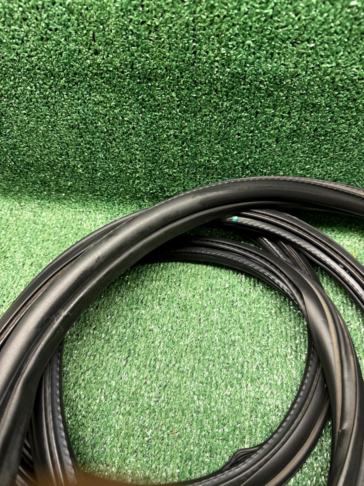 ♦️2020-2024 TESLA MODEL Y REAR TRUNK WEATHERSTRIP SEAL OEM, 1497681-00-B