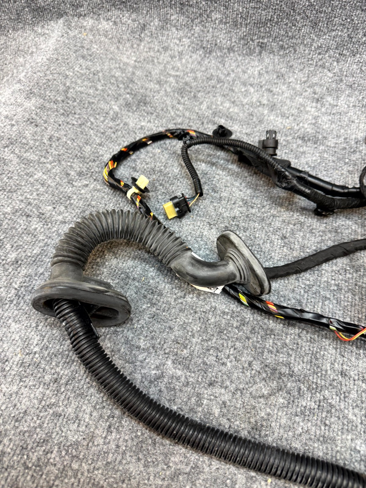 2020-2024 TESLA MODEL Y FRONT LEFT SIDE DOOR WIRING HARNESS OEM, 1489044-00-D