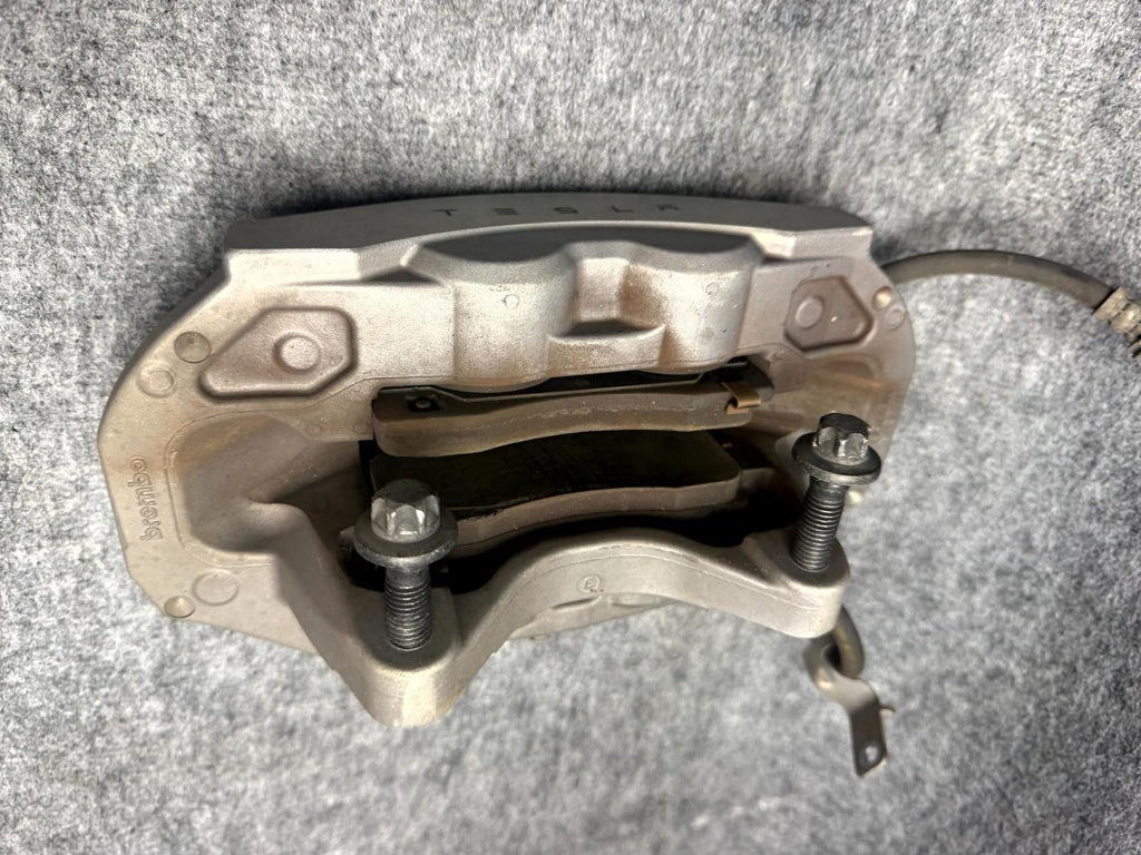 ♦️2017-2023 TESLA MODEL 3 FRONT RIGHT SIDE BRAKE CALLIPER OEM, 1044622-00-D